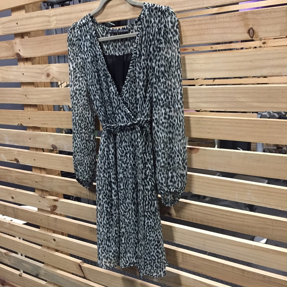 Used XS Zara dress